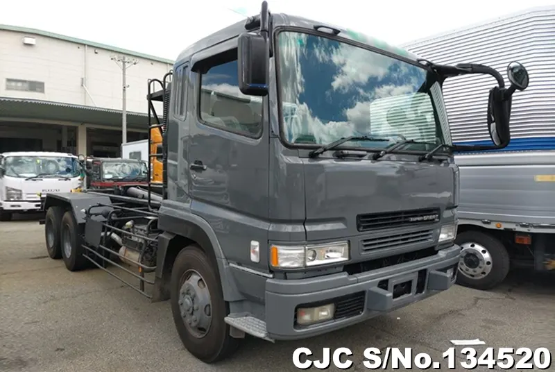 Mitsubishi /  2002