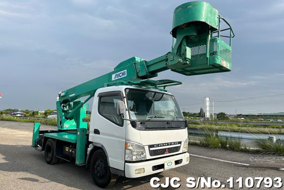 Mitsubishi Canter in White for Sale Image 4